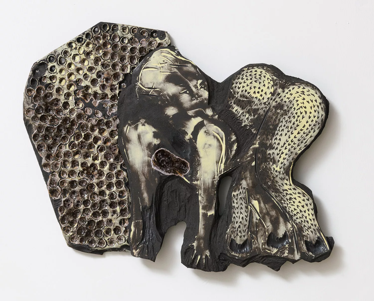 Gaia Fugazza - Limpets - Gaia Fugazza - Limpets - Walking Into, 2023 Ceramic and glass 40 × 30 cm